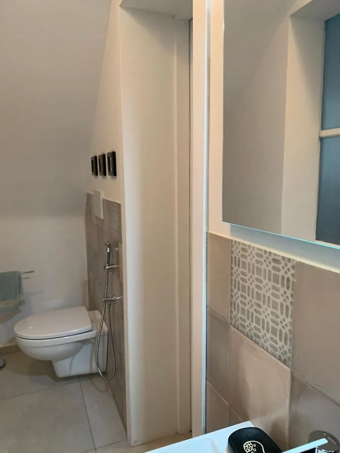 Appartamento Zziny House Aeroporto di Catania Fontana Rossa 0*,  Italia
