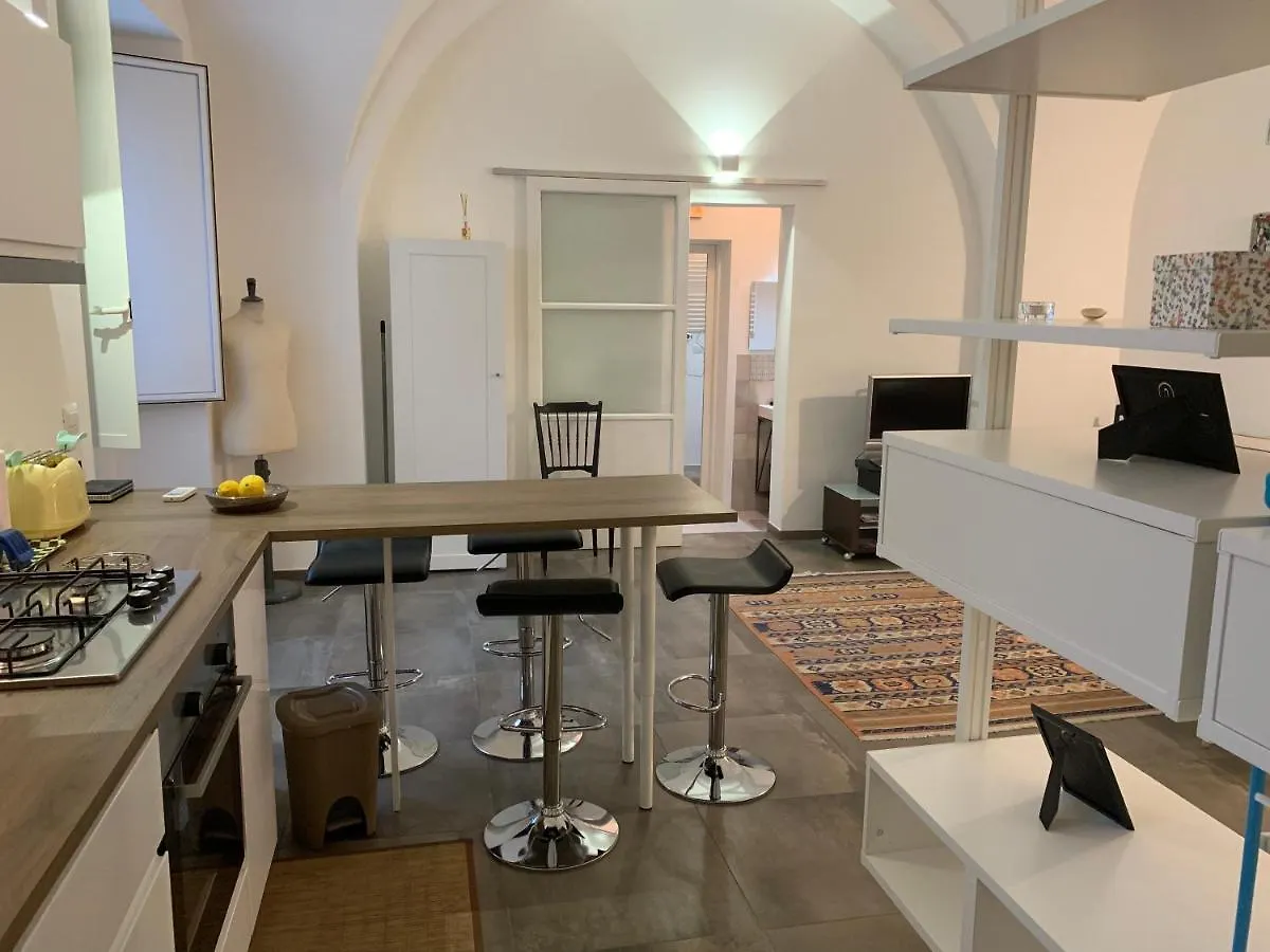 Appartamento Zziny House Aeroporto di Catania Fontana Rossa