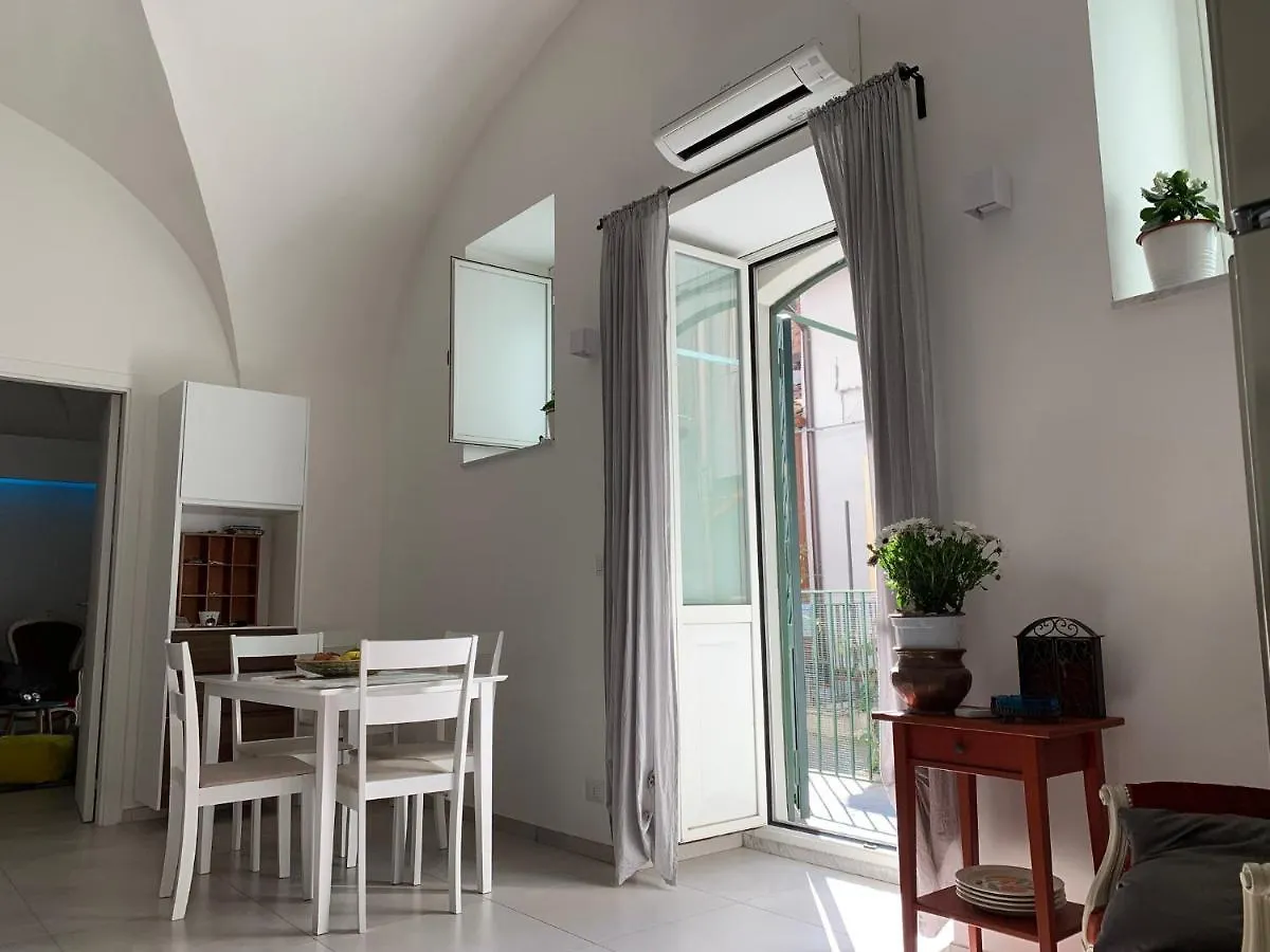 Appartamento Zziny House Aeroporto di Catania Fontana Rossa Italia