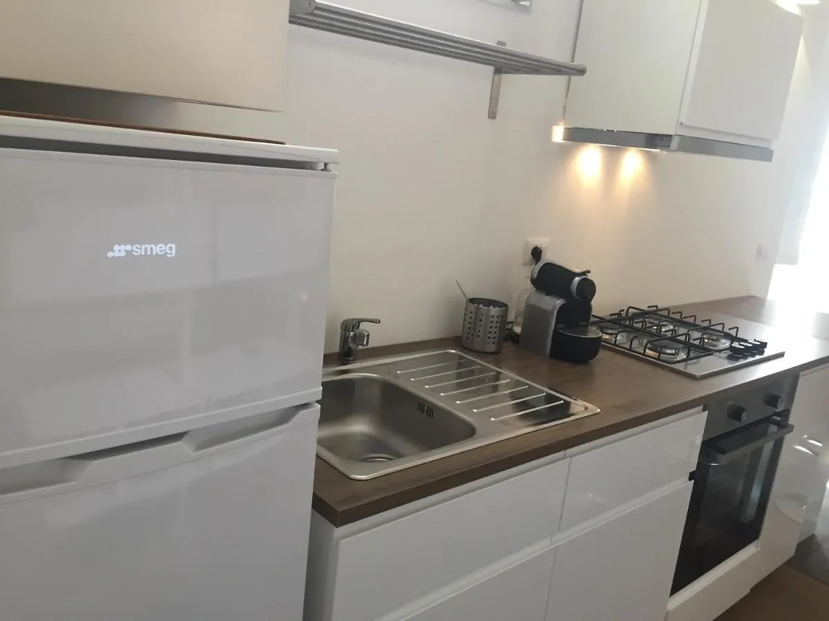 Appartamento Zziny House Aeroporto di Catania Fontana Rossa Italia